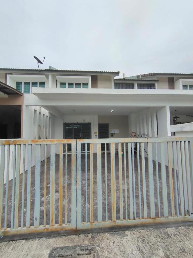 Karak Indah Homestay المظهر الخارجي الصورة